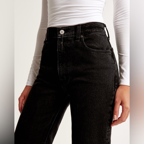 A&F | High Rise 90s Relaxed Jean - Picture 4 of 13